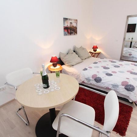 Rooms And Apartments Sally Ρόβινι Εξωτερικό φωτογραφία