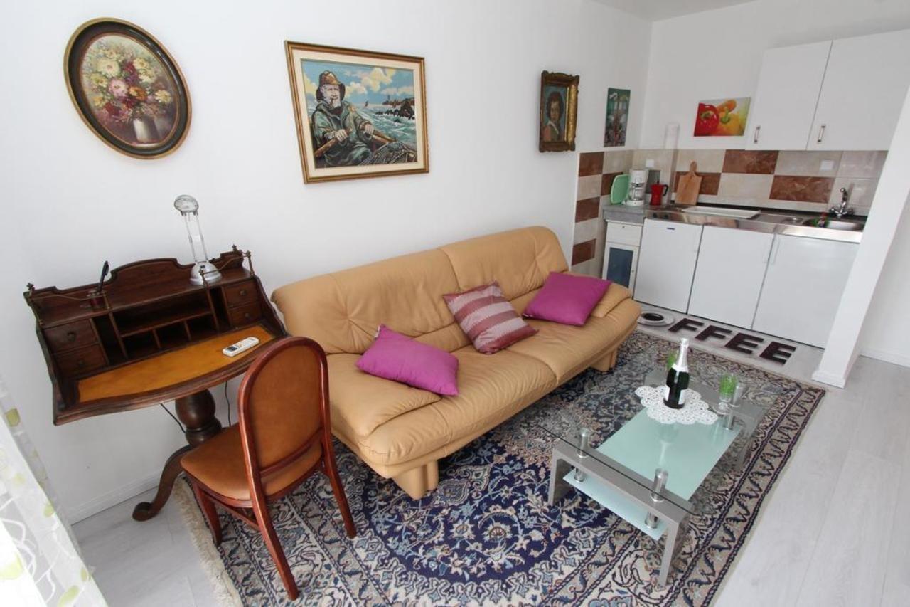 Rooms And Apartments Sally Ρόβινι Εξωτερικό φωτογραφία