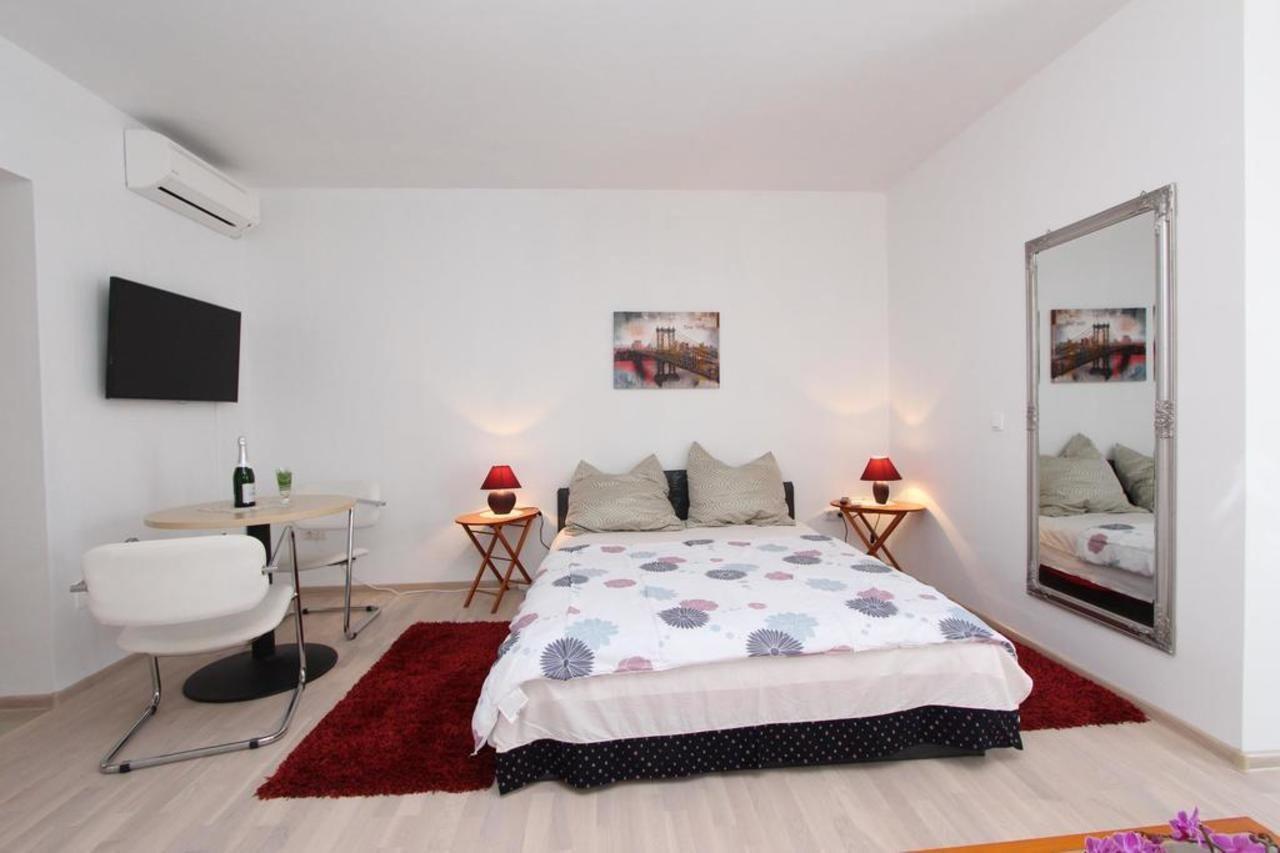 Rooms And Apartments Sally Ρόβινι Εξωτερικό φωτογραφία