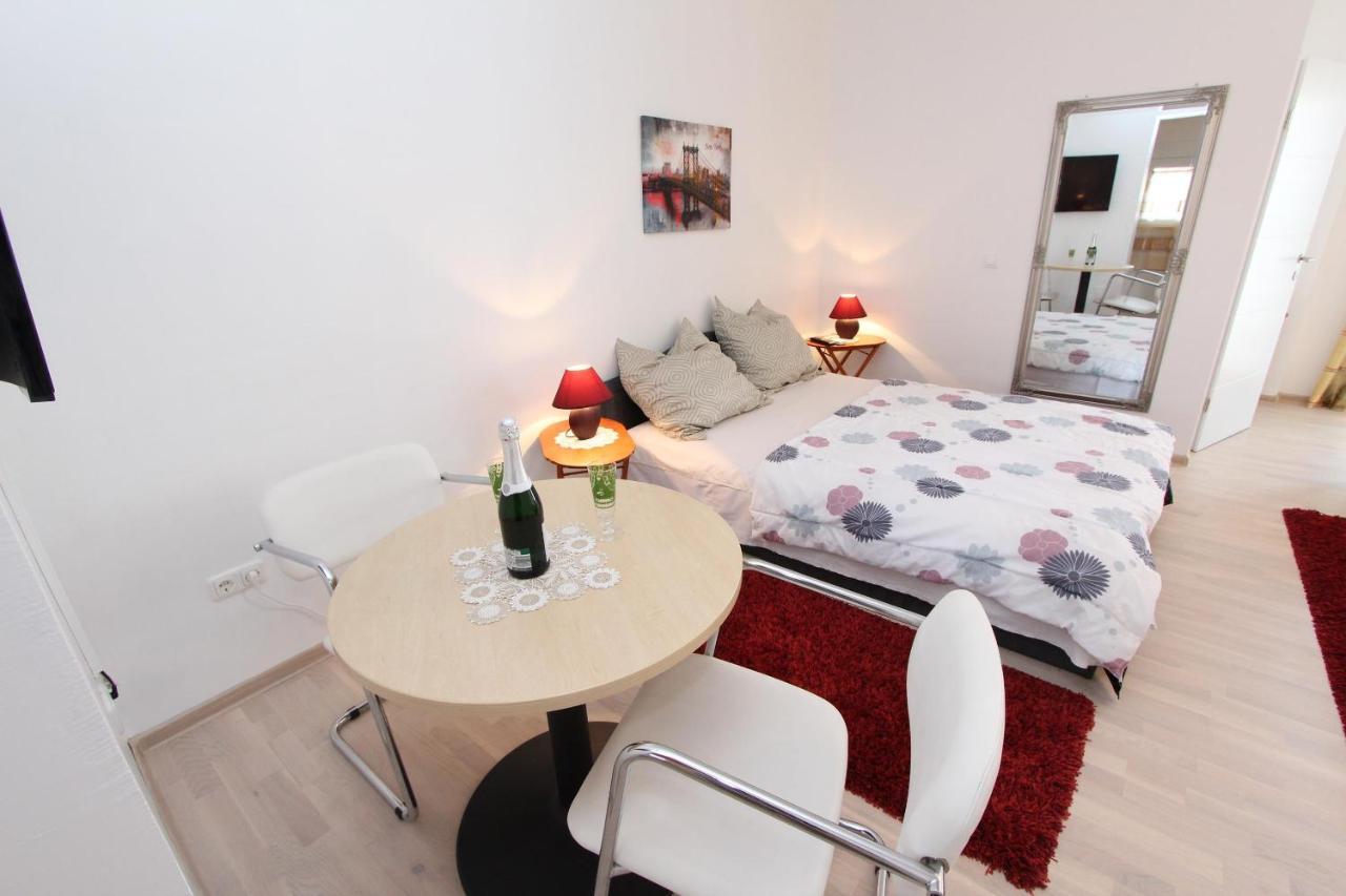 Rooms And Apartments Sally Ρόβινι Εξωτερικό φωτογραφία