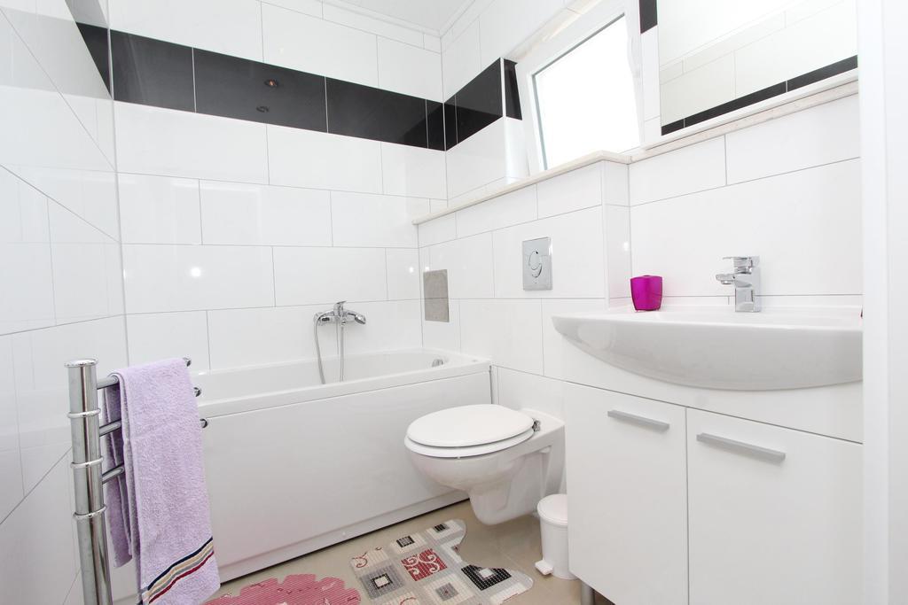 Rooms And Apartments Sally Ρόβινι Εξωτερικό φωτογραφία