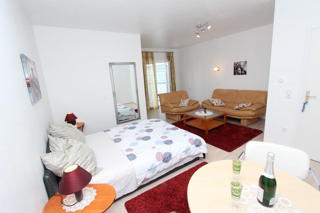 Rooms And Apartments Sally Ρόβινι Εξωτερικό φωτογραφία
