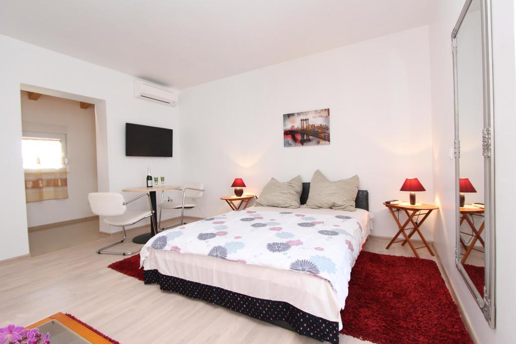 Rooms And Apartments Sally Ρόβινι Δωμάτιο φωτογραφία