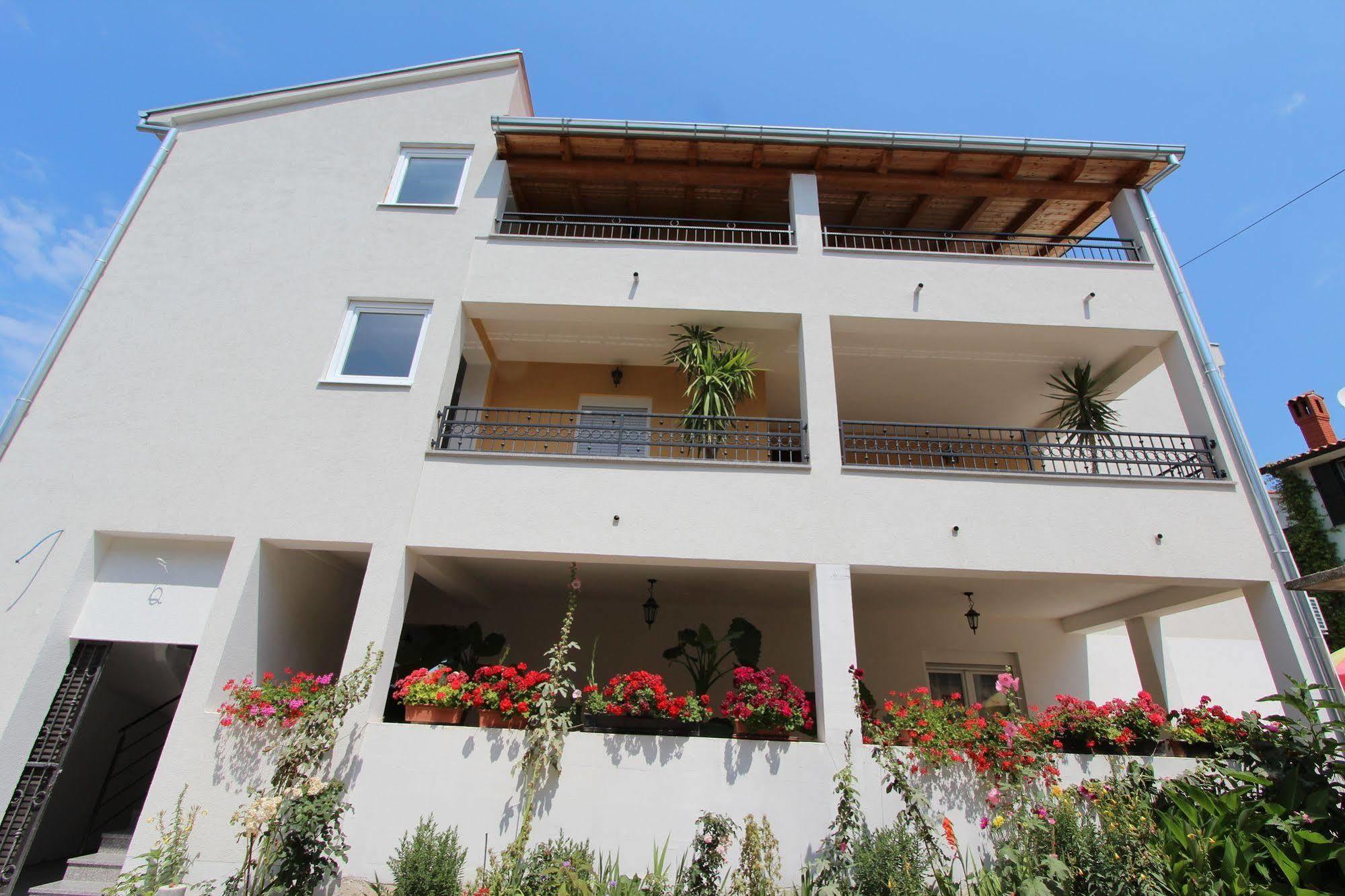 Rooms And Apartments Sally Ρόβινι Εξωτερικό φωτογραφία
