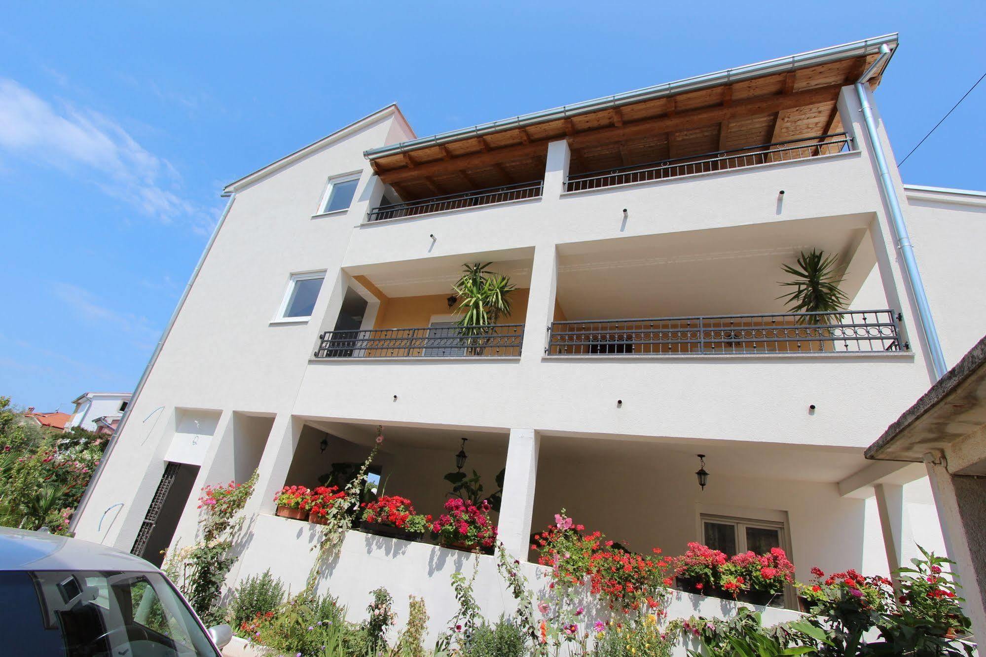 Rooms And Apartments Sally Ρόβινι Εξωτερικό φωτογραφία