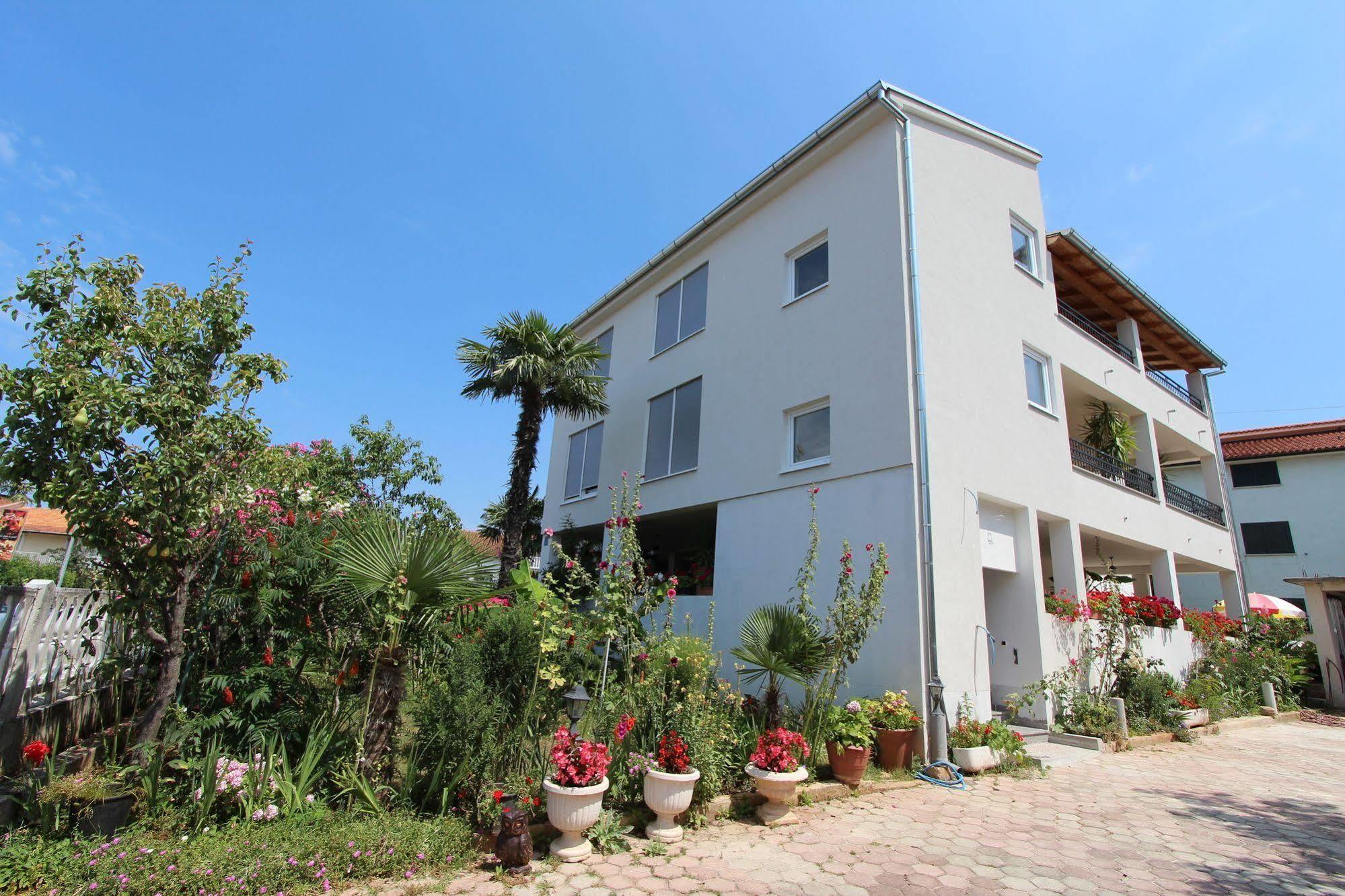Rooms And Apartments Sally Ρόβινι Εξωτερικό φωτογραφία