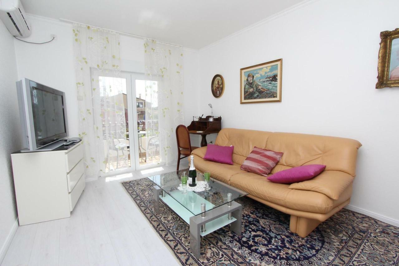 Rooms And Apartments Sally Ρόβινι Εξωτερικό φωτογραφία