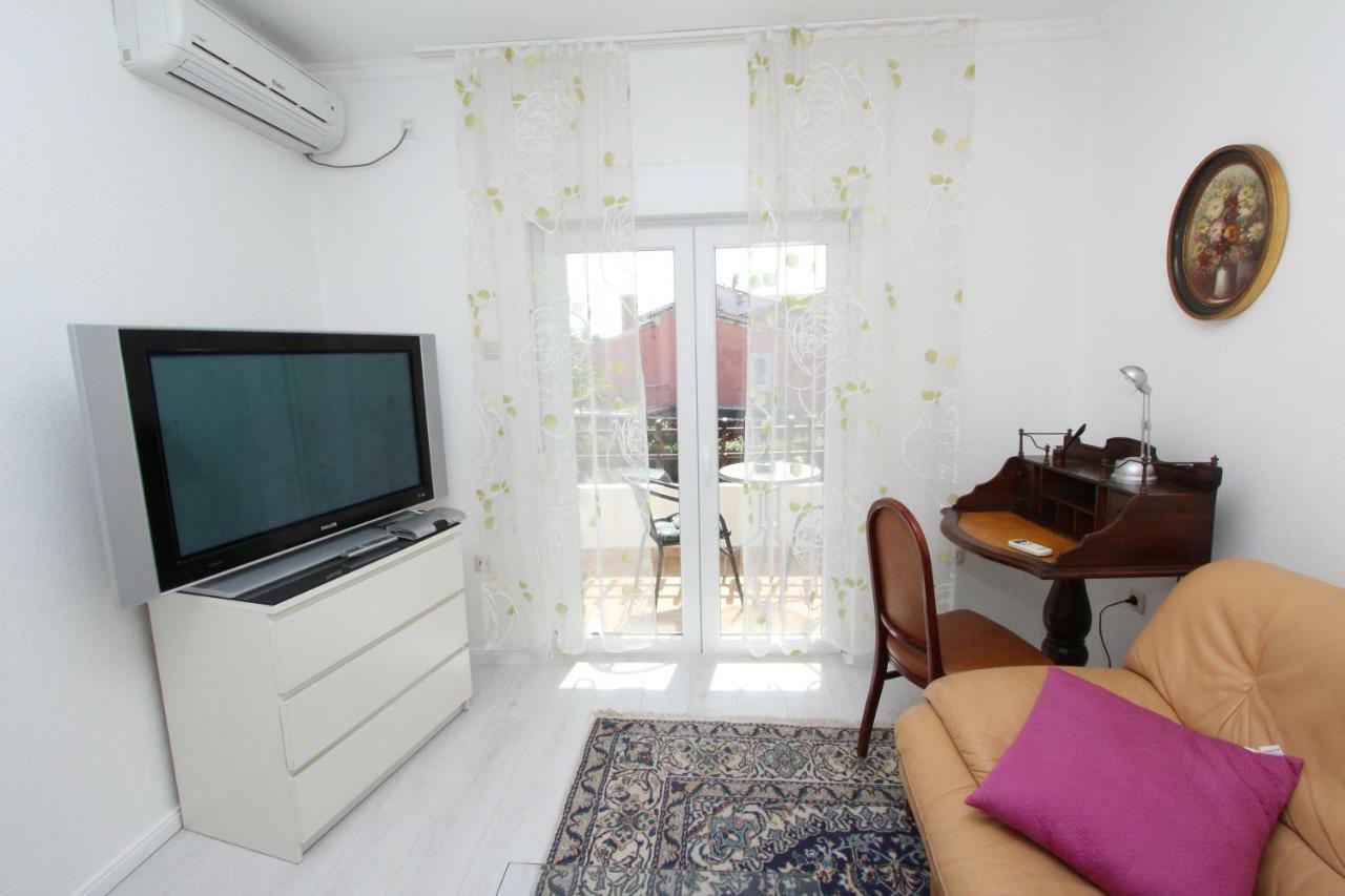Rooms And Apartments Sally Ρόβινι Εξωτερικό φωτογραφία